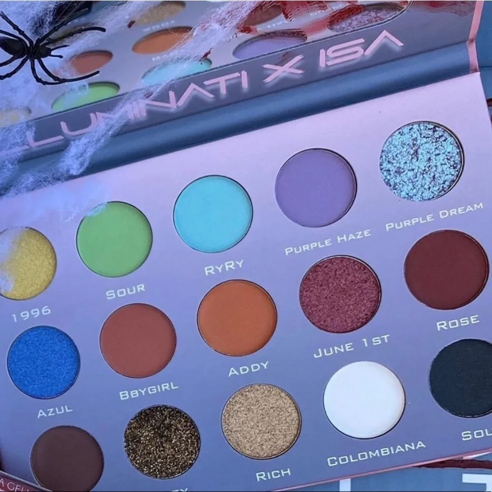 ✨ ILLUMINATI X ISA GLAM EYESHADOW PALETTE